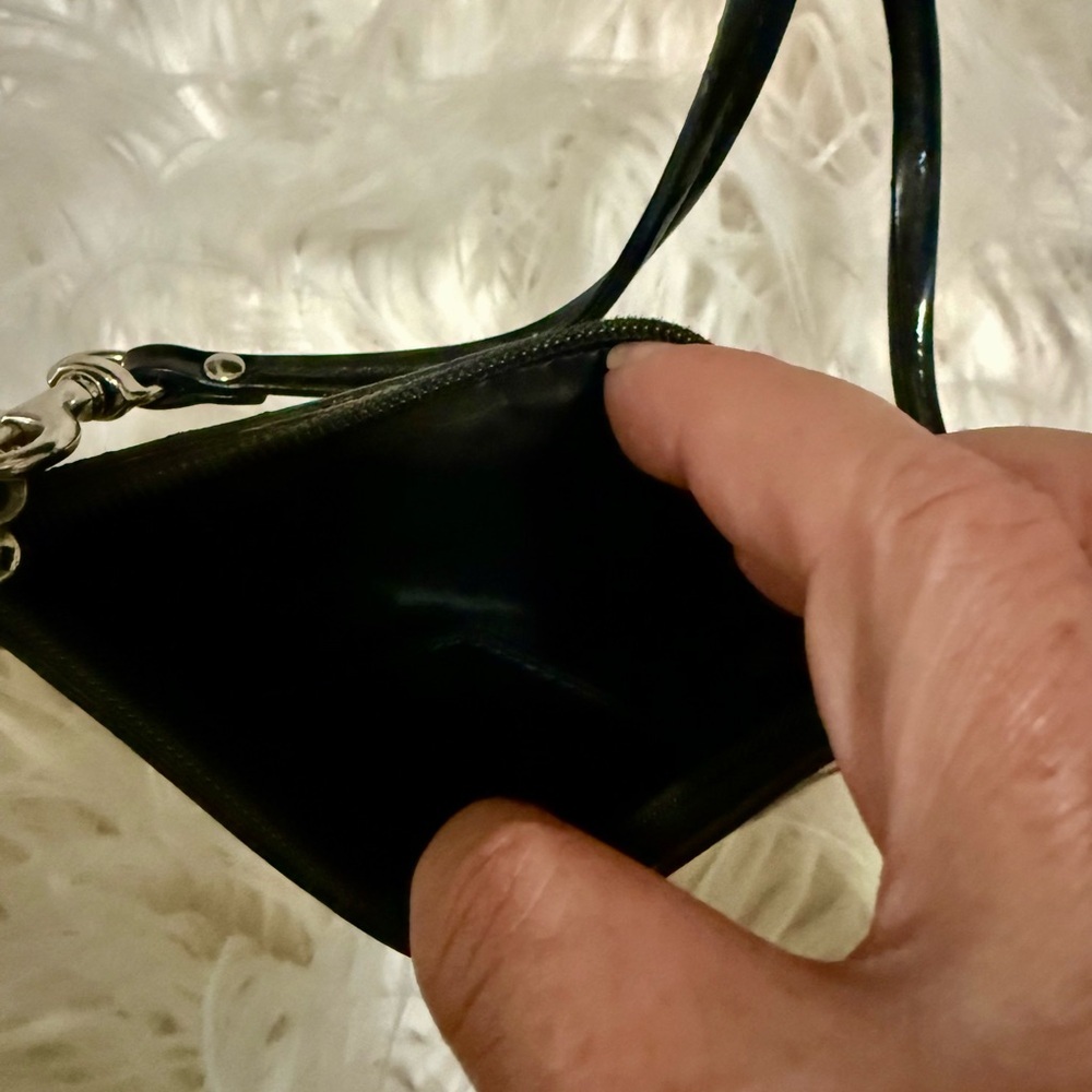 Coach Black and Cream Geometric wristlet - Picture 3 of 3